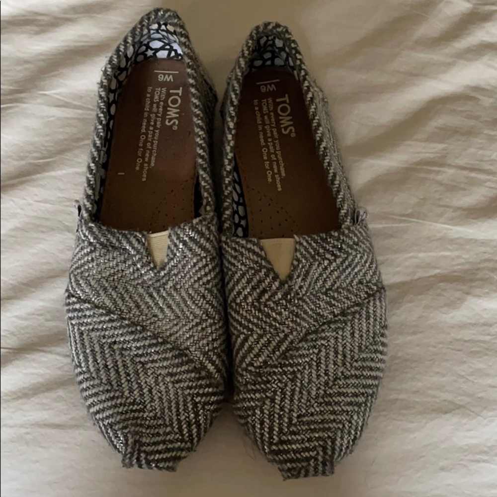 Shiny fabric Toms